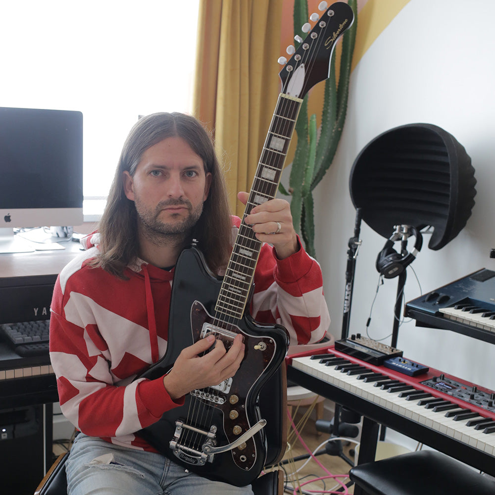 Todd Gummerman – Silvertone Guitars